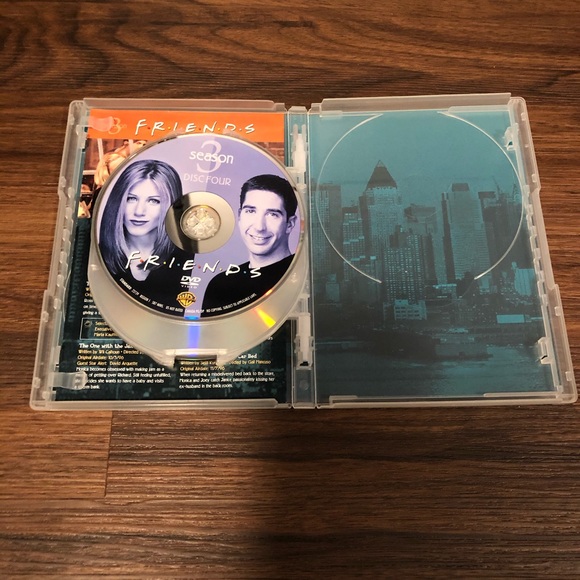 Friends Season 3 DVD Set - Picture 5 of 5